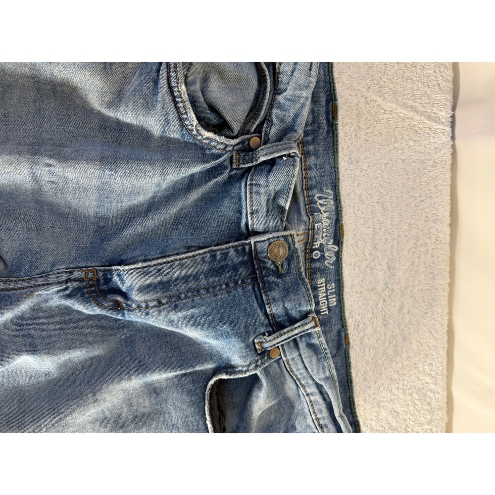 Wrangler Retro Slim Straight Jeans Mens 35x29 Light Wash Denim Blue WLT88CS